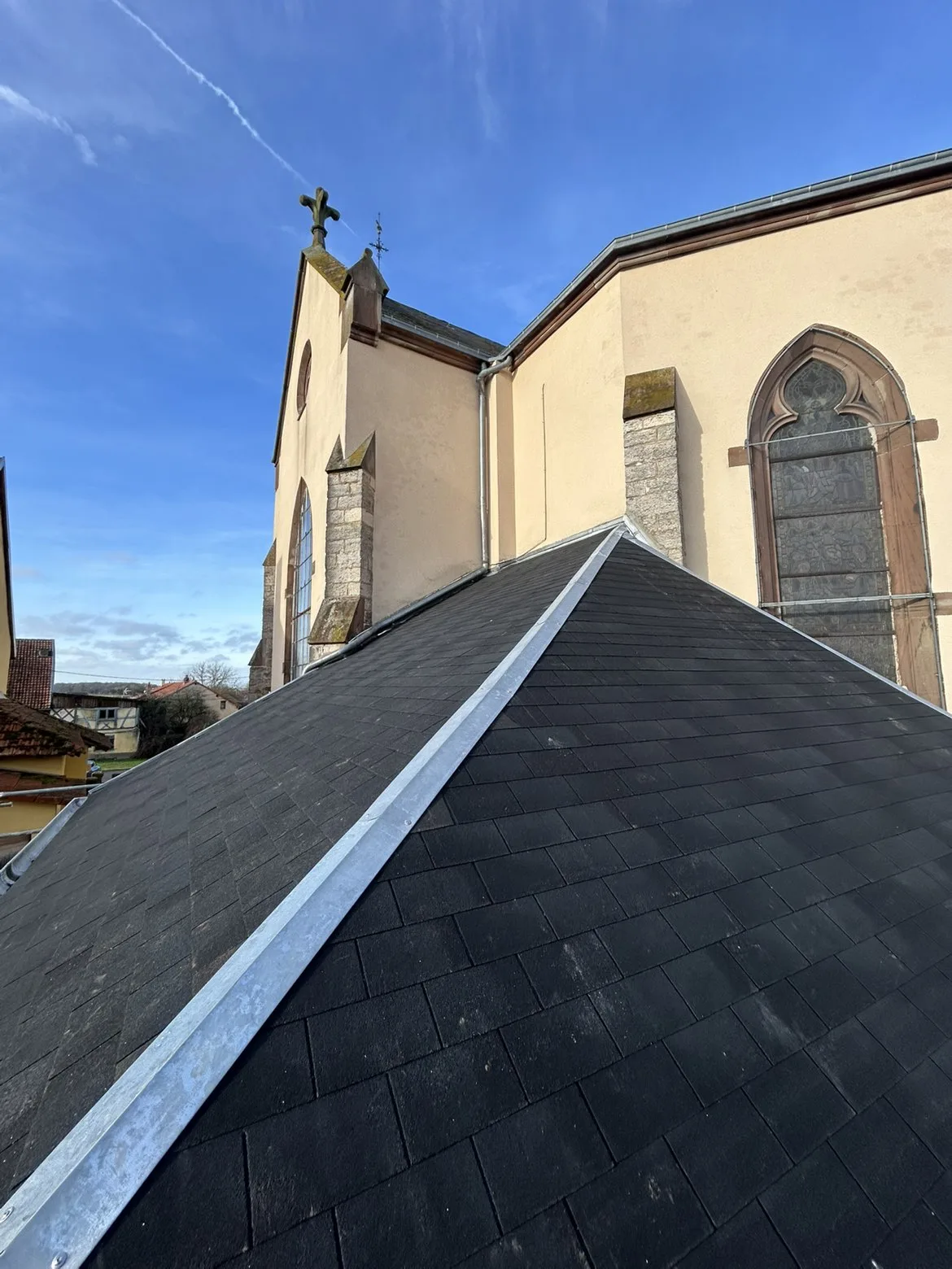 Rénovation d'une toiture d'église en Shingle à Réning - photo 5 - Réning